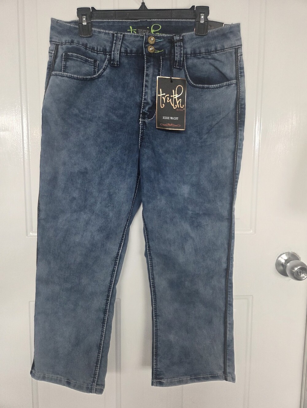 Truth be told Washed Blue Cropped Women's Jeans sz16 NWT